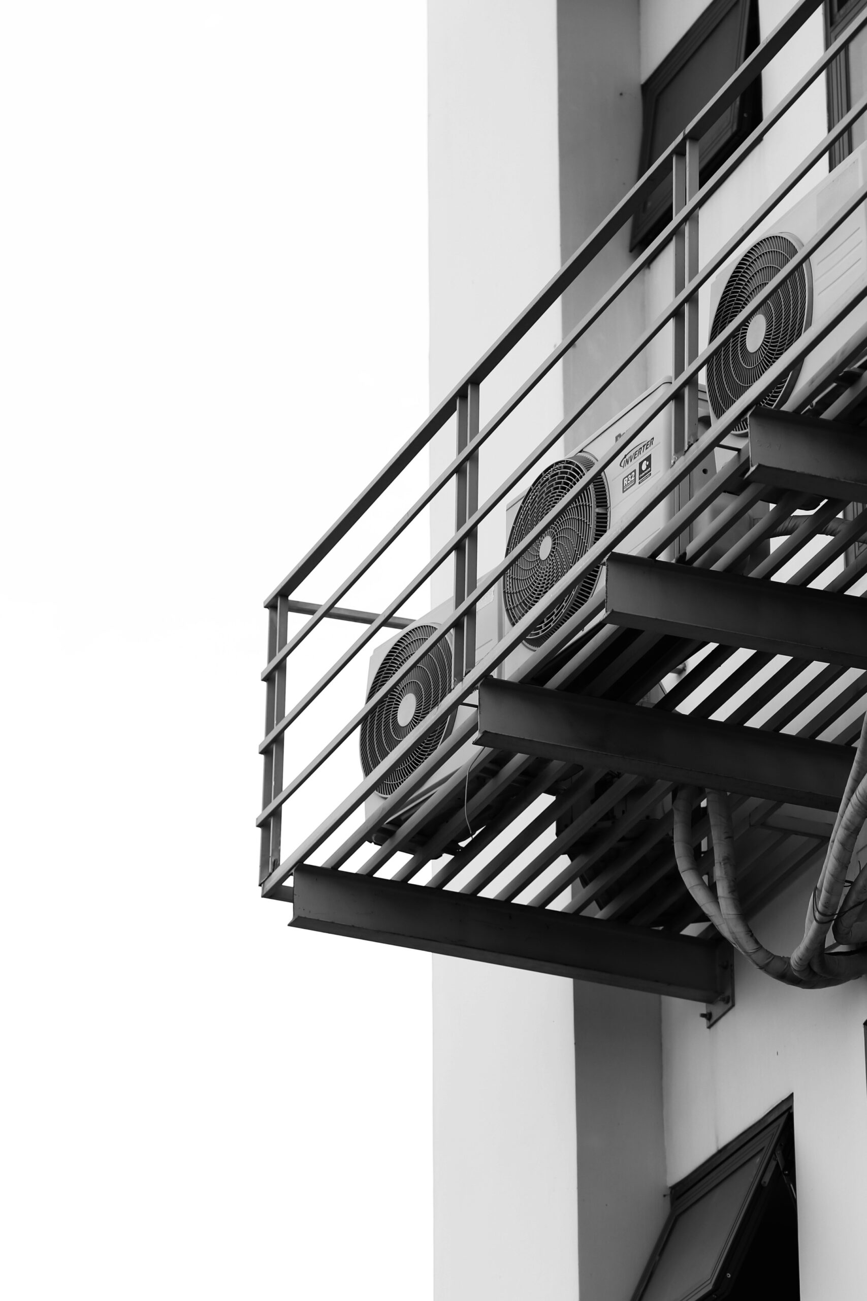 klimatyzatory czarno białe