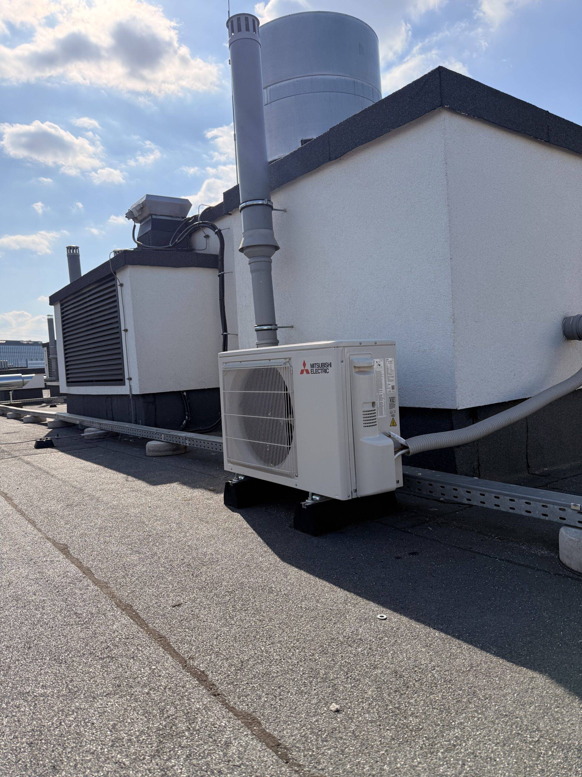 Instalacja klimatyzacji w placówce medycznej